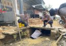 Fokus Bersihkan Saluran Air dan Sungai, Polres Aceh Selatan Bersama BPBD Lanjutkan Gotong Royong Pascabanjir di Trumon