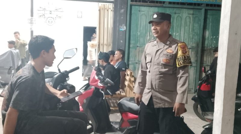 Patroli Malam Ramadan, Personel Polsek Kluet Utara Jaga Kamtibmas dan Beri Imbauan kepada Warga