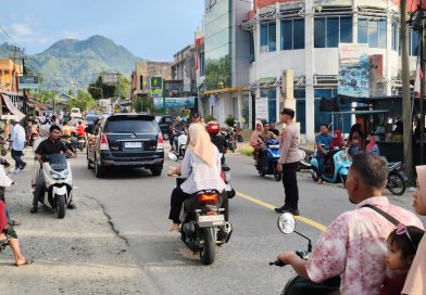 Personel Polsek Samadua Intensifkan Gatur Lalu Lintas Jelang Berbuka Puasa
