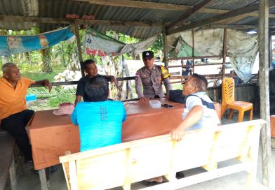 Sambang Warga, Bhabinkamtibmas Polsek Bakongan Timur Sampaikan Imbauan Kamtibmas di Bulan Ramadhan