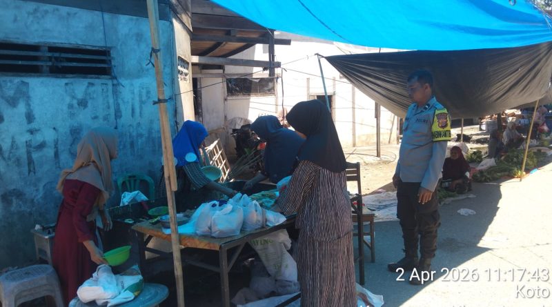 Bhabinkamtibmas Polsek Kluet Tengah Patroli dan Sambang ke Pasar Tradisional, Perkuat Kamtibmas di Tengah Aktivitas Warga