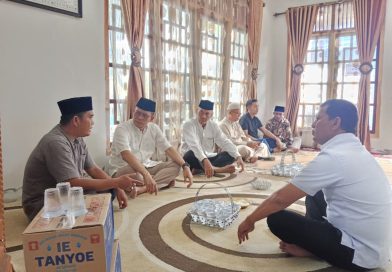 Kapolres Aceh Selatan Bersama PJU Melayat ke Rumah Duka Orang Tua Aipda Irfan Setiawan