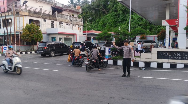 Gatur Pagi Polsek Tapaktuan, Hadirkan Rasa Aman dan Kelancaran Lalu Lintas di Jam Sibuk