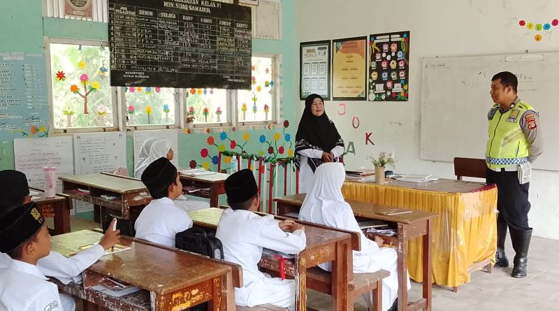 Polantas Aceh, Satlantas Polres Aceh Selatan Edukasi Tertib Lalu Lintas Sejak Dini Polantas Aceh, Satlantas Polres Aceh Selatan Edukasi Tertib Lalu Lintas Sejak Dini