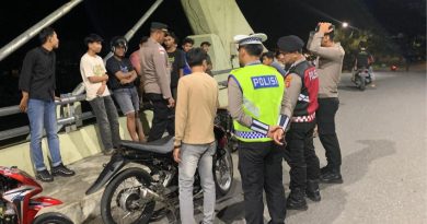 Patroli Malam Ditingkatkan, Personel Piket Polres Aceh Selatan Sasar RTH Tapaktuan dan Titik Keramaian Patroli Malam Ditingkatkan, Personel Piket Polres Aceh Selatan Sasar RTH Tapaktuan dan Titik Keramaian