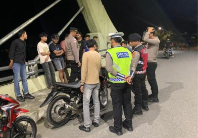 Patroli Malam Ditingkatkan, Personel Piket Polres Aceh Selatan Sasar RTH Tapaktuan dan Titik Keramaian Patroli Malam Ditingkatkan, Personel Piket Polres Aceh Selatan Sasar RTH Tapaktuan dan Titik Keramaian