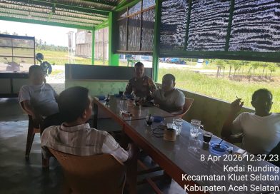 Sambangi Warga, Bhabinkamtibmas Polsek Kluet Selatan Sampaikan Himbauan Bahaya Narkoba dan Judi Online Sambangi Warga, Bhabinkamtibmas Polsek Kluet Selatan Sampaikan Himbauan Bahaya Narkoba dan Judi Online