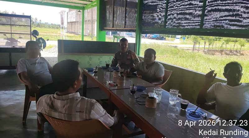 Sambangi Warga, Bhabinkamtibmas Polsek Kluet Selatan Sampaikan Himbauan Bahaya Narkoba dan Judi Online Sambangi Warga, Bhabinkamtibmas Polsek Kluet Selatan Sampaikan Himbauan Bahaya Narkoba dan Judi Online