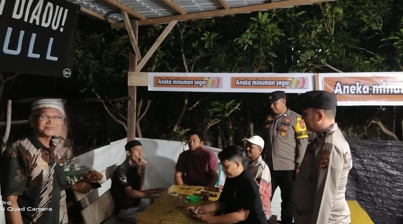 Patroli Malam, Personel Polsek Samadua Intensifkan Pengamanan dan Berikan Himbauan Kamtibmas Patroli Malam, Personel Polsek Samadua Intensifkan Pengamanan dan Berikan Himbauan Kamtibmas