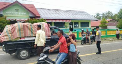 Strong Point Humanis di Depan Sekolah, Personel Polsek Samadua Pastikan Pelajar Pulang Aman dan Lalu Lintas Lancar