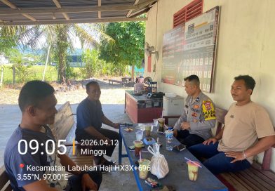 Duduk Bareng Warga, Bhabinkamtibmas Polsek Labuhanhaji Serap Aspirasi Masyarakat