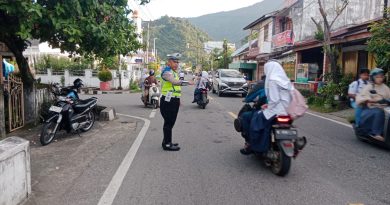 Humanis dan Sigap, Sat Lantas Polres Aceh Selatan Maksimalkan Gatur Pagi di Jam Sibuk Humanis dan Sigap, Sat Lantas Polres Aceh Selatan Maksimalkan Gatur Pagi di Jam Sibuk