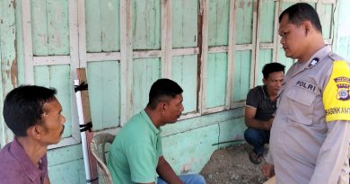 Sambangi Masyarakat, Bhabinkamtibmas Polsek Kluet Tengah Dengarkan Aspirasi serta Sampaikan Himbauan Kamtibmas