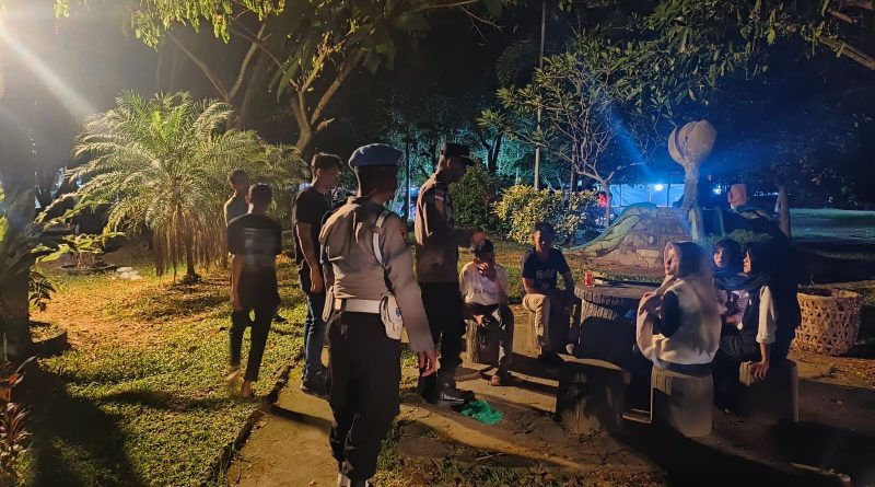 Patroli Malam Intensif, Personel Piket Polres Aceh Selatan Antisipasi Kejahatan di Titik Rawan