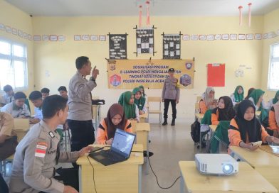Polsek Pasie Raja Sosialisasikan Program E-Learning Polri Mengajar di SMA Unggul Darussadah