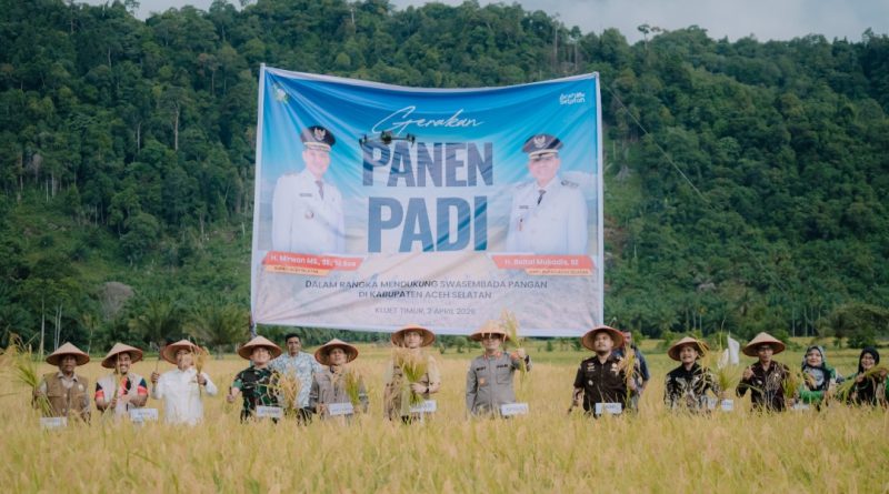 Kapolres Aceh Selatan Bersama Forkopimda Hadiri Gerakan Panen Padi Varietas Unggul, Perkuat Swasembada Pangan