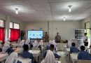 Bhabinkamtibmas Polsek Tapaktuan Sosialisasikan Program E-Learning Polri Mengajar di SMP Negeri 2 Tapaktuan