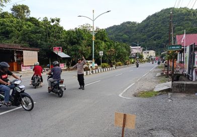 Personel Polsek Tapaktuan Intensifkan Strong Point Pagi, Wujudkan Kelancaran Lalu Lintas di Jam Sibuk