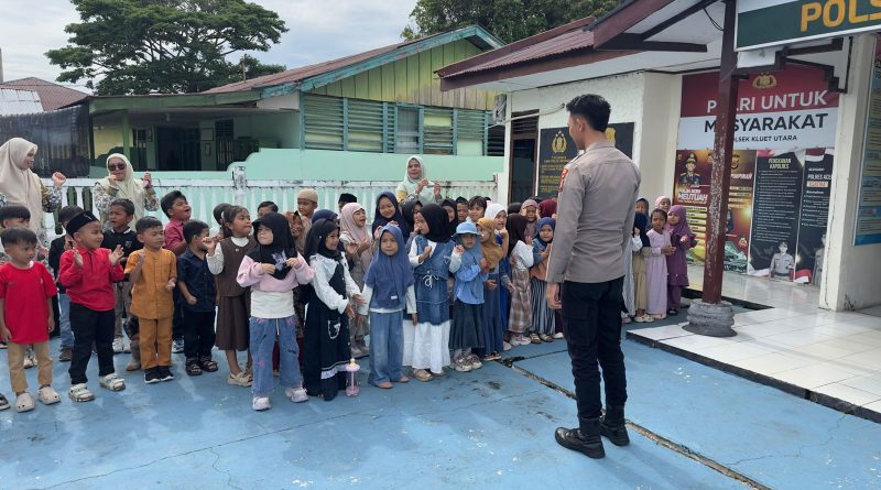 Polsek Kluet Utara Sambut Kunjungan TK Mekar Setaman Dalam Program Polisi Sahabat Anak