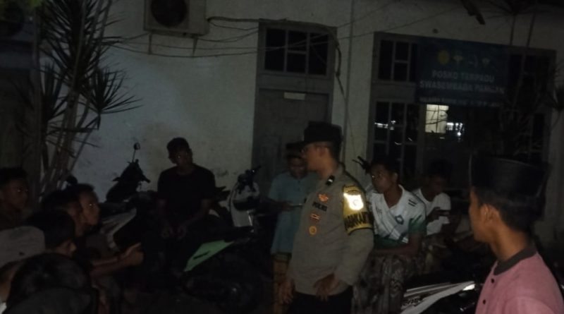 Patroli Malam Polsek Tapaktuan Sambangi Warga, Ajak Pemuda Jaga Kamtibmas dan Cegah Aksi Kejahatan