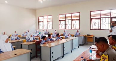 Polsek Meukek Sosialisasikan Program E-Learning Polri Mengajar di SMP Negeri 1 Meukek