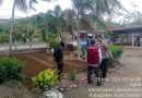 Personel Polsek Labuhanhaji Sambangi Warga yang Sedang Berkumpul, Sampaikan Pesan Kamtibmas