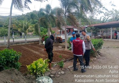 Personel Polsek Labuhanhaji Sambangi Warga yang Sedang Berkumpul, Sampaikan Pesan Kamtibmas Personel Polsek Labuhanhaji Sambangi Warga yang Sedang Berkumpul, Sampaikan Pesan Kamtibmas