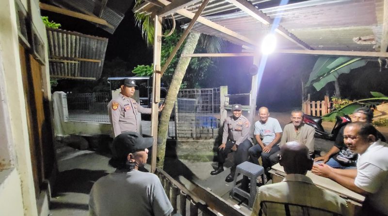 Patroli Malam Polsek Samadua Sambangi Titik Rawan dan Tempat Keramaian, Wujudkan Kamtibmas yang Aman dan Kondusif Patroli Malam Polsek Samadua Sambangi Titik Rawan dan Tempat Keramaian, Wujudkan Kamtibmas yang Aman dan Kondusif