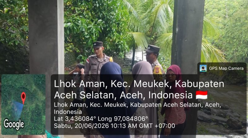 Sambang Humanis di Tempat Keramaian, Personel Polsek Meukek Sampaikan Himbauan Kamtibmas kepada Masyarakat