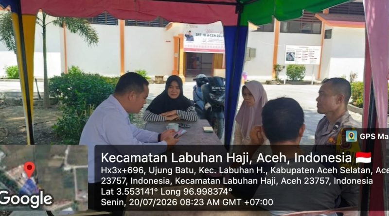 Bhabinkamtibmas Polsek Labuhanhaji Sambangi Warga, Sampaikan Pesan Kamtibmas dan Edukasi Bahaya Hoaks