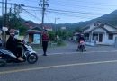 Awali Hari dengan Senyum, Personel Sat Samapta Polres Aceh Selatan Hadir Mengurai Kemacetan dan Layani Pengguna Jalan