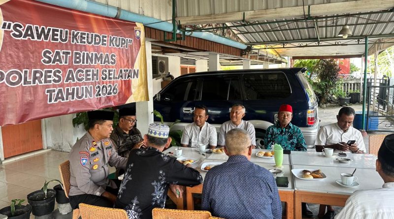 Sat Binmas Polres Aceh Selatan Serap Aspirasi Masyarakat dan Berikan Himbauan Kamtibmas Lewat Saweu Keude Kupi Sat Binmas Polres Aceh Selatan Serap Aspirasi Masyarakat dan Berikan Himbauan Kamtibmas Lewat Saweu Keude Kupi