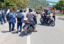 Jam Pulang Sekolah, Personel Polsek Tapaktuan Hadir Amankan Pelajar dan Lancarkan Arus Lalu Lintas