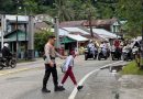 Polisi Bersama Masyarakat, Kapolres Aceh Selatan Laksanakan Gatur Pagi, Bantu Pelajar Menyeberang Jalan