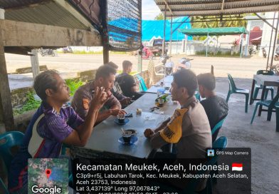 Ngopi Bareng Masyarakat, Bhabinkamtibmas Polsek Meukek Serap Aspirasi dan Sampaikan Imbauan Kamtibmas