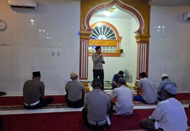 Perkuat Iman dan Takwa, Polres Aceh Selatan Dekatkan Diri dengan Masyarakat Lewat Subuh Keliling Perkuat Iman dan Takwa, Polres Aceh Selatan Dekatkan Diri dengan Masyarakat Lewat Subuh Keliling