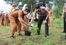 Green Policing, Kapolres Aceh Selatan Pimpin Penanaman Pohon di Masjid Apung Tapaktuan